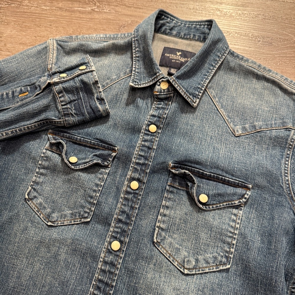 American Eagle Shirt Womens XS Blue Denim Cotton Western Pearl Snap Cowgirl Slim